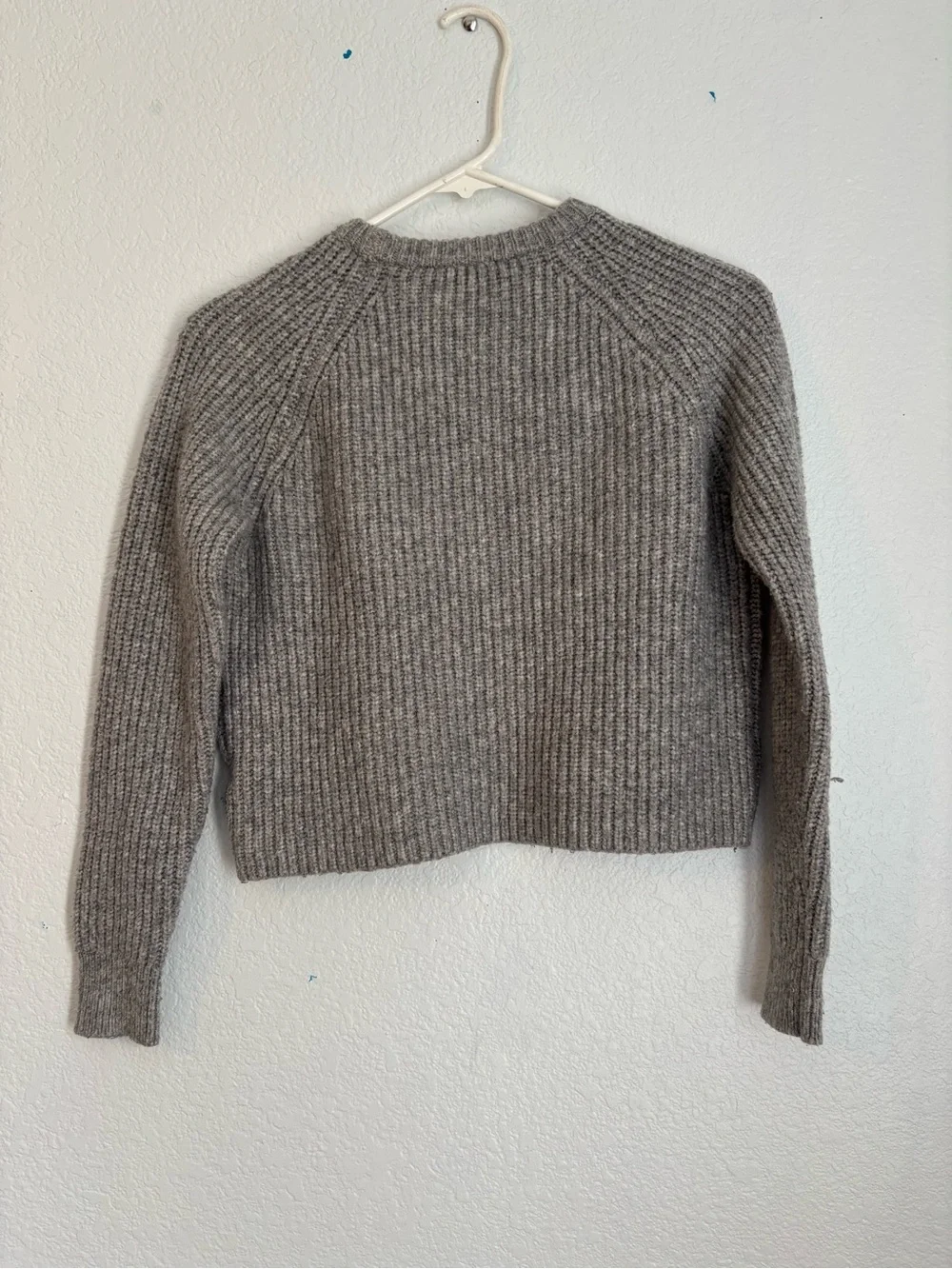 Brandy Melville Gray Ribbed Knit Crew Neck Raglan Pullover Sweater One Size